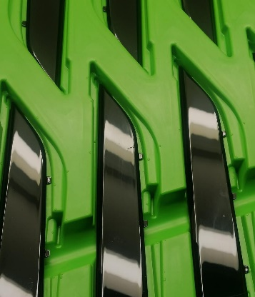 Teile aus GFK und Lackierungen